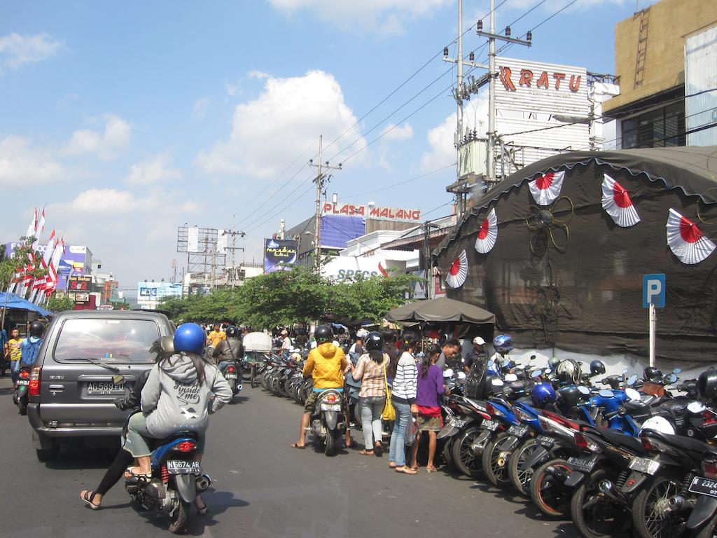 Hotel Tosari Malang Exteriör bild